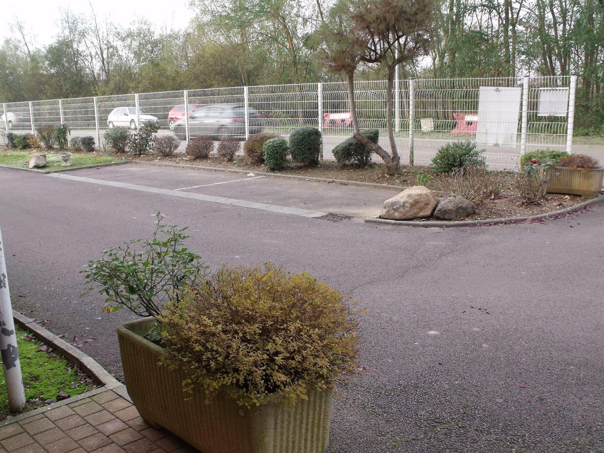 Quick Palace Auxerre โมเนโต ภายนอก รูปภาพ
